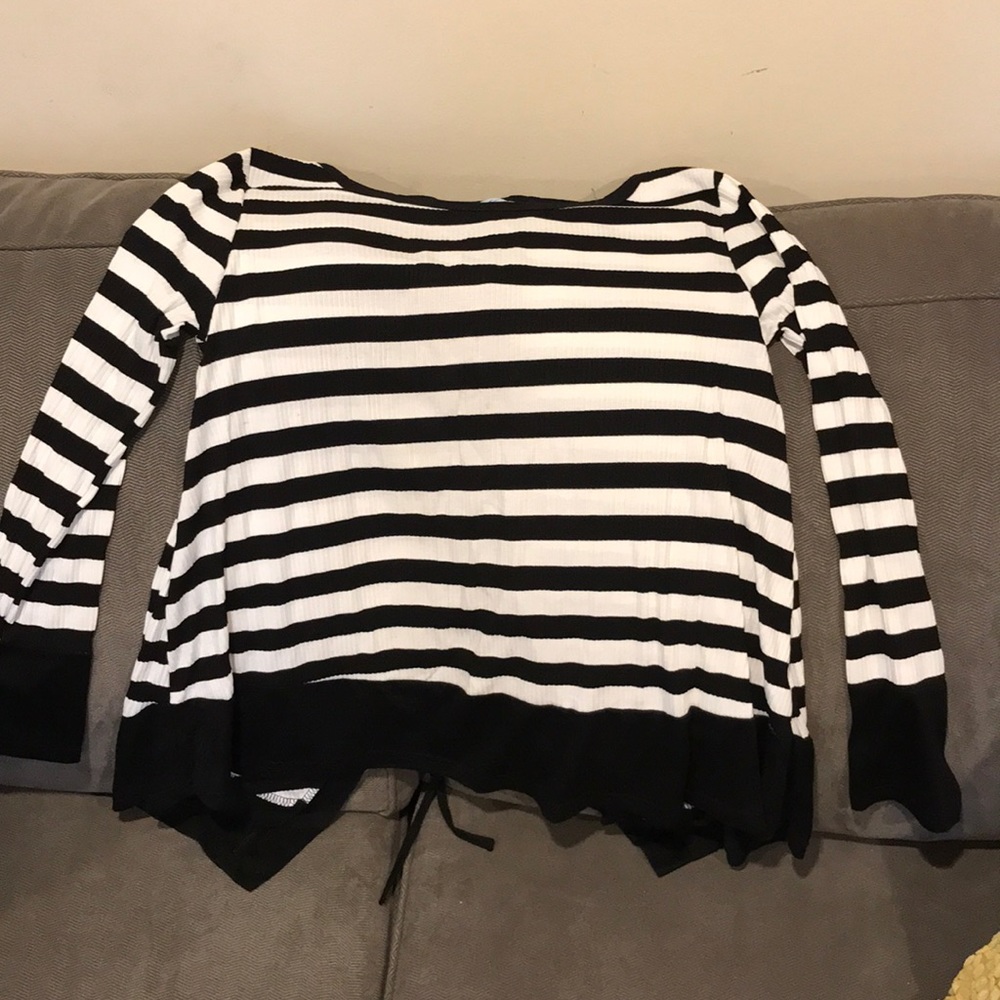 Black/White stripped top